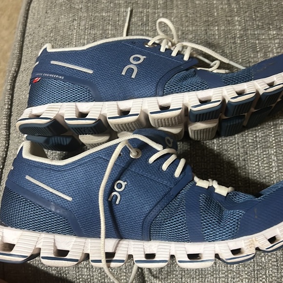 On running shoes - Picture 6 of 6